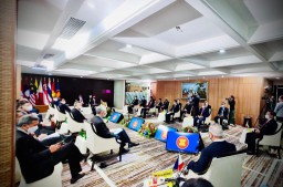 Para Pemimpin ASEAN Bertemu Bahas Masalah Myanmar
