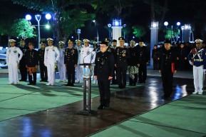 Pj Gubernur Jatim Pimpin Apel Kehormatan dan Renungan Suci di Taman Makam Pahlawan Surabaya