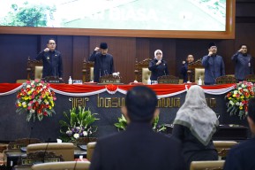 Sampaikan LKPJ Tahun 2023, Pj. Gubernur Adhy : Capaian Kinerja Pemprov Jatim Naik 0,07 Persen Mencapai 97,77