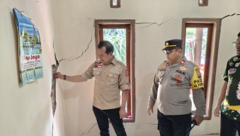 Warga Dusun Sempu Mengungsi, Pj Bupati Pasuruan Pastikan Bantuan Aman