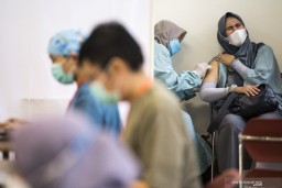 Menkes: Kasus Covid-19 Menurun Pasca Vaksinasi 1,1 Juta Orang
