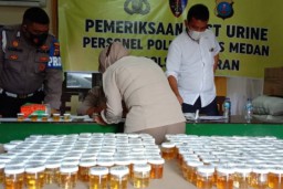 Anggota Polrestabes Medan Jalani Tes Urine