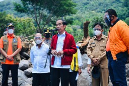 Jokowi: Pastikan Kebutuhan Pengungsi Aman dan Tercukupi