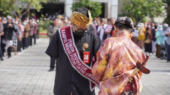 Umar Pemuda Inspitatif Penyandang Tunadaksa Untag Surabaya