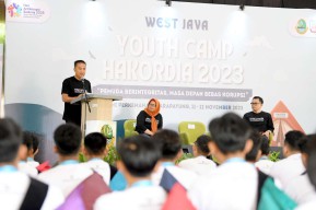 WEST JAVA YOUTH CAMP Bey Machmudin Kukuhkan Seratus Duta Integritas