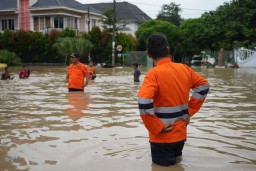 Banjir di Bekasi Belum Surut, Puluhan Ribu Jiwa Terdampak