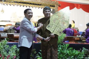 Untag Surabaya Gelar Wayangan di Peringatan Hari Sumpah Pemuda ke-95