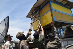 Satpol PP Surabaya Bongkar Bekupon di Tambaksari, Perjudian Merpati Dibidik