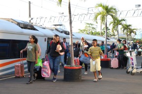 Arus Balik Libur Tahun Baru Mulai Terjadi, 61 Ribu Penumpang Tiba di Stasiun Gambir dan Pasarsenen