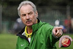 Mantan Pelatih Timnas Indonesia Alfred Riedl Tutup Usia