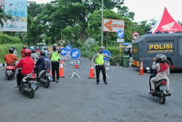 Hari ke-7 PSBB, Ada Penambahan Gate Sterilisator