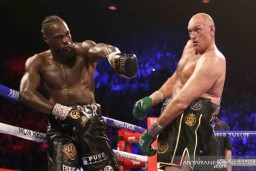 Rematch Tyson Fury vs Deontay Tak Mungkin Digelar tanpa Penonton