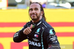 Kenakan Kaos Anti Rasisme, Hamilton Diinvestigasi FIA