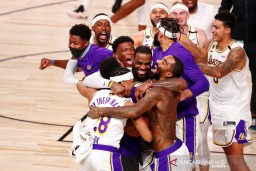 LA Lakers Persembahkan Gelar Juara untuk Kobe Bryant dan Putrinya