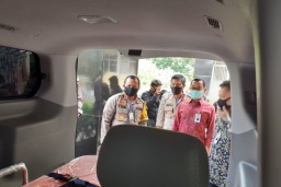 BNI Beri Bantuan Polda Sumbar Ambulans