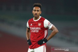Pierre-Emerick Aubameyang: Pemain Muda Arsenal Harus Sabar