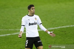 Bek Valencia Kelahiran Brazil ingin Bela Timnas Spanyol