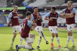 West Ham Tundukkan Tottenham Hotspur, 2-1