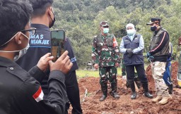 Gubernur Khofifah Tinjau Longsor Nganjuk