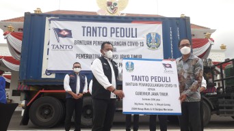 Tanto Peduli Serahkan Bantuan 2.000 Paket Sembako Kepada Pemprov Jatim