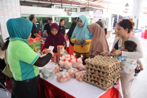 Pemkot Surabaya Gulirkan Gerakan Pangan Murah di Kelurahan Sememi