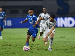 PERSIB Bangkit dan Menang, Bojan Hodak Tetap Soroti Evaluasi Tim