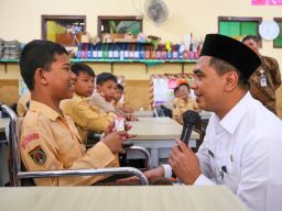 Wagub Jateng Tinjau Layanan Kesehatan Spesialis Keliling di Sekolah: Perkuat Deteksi Dini dan Pencegahan Bullying