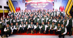 Khofifah Tutup Jatim Retreat 2025, Tegaskan Komitmen Menuju Indonesia Emas