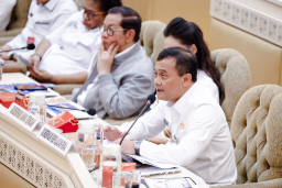 Gubernur Jateng Paparkan Strategi Pembangunan 2025–2030 di Hadapan DPR