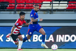 Madura United Tundukkan Arema FC Lewat Gol Tunggal Iran Junior