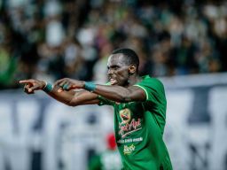Flavio Silva Menggila Lagi, Persembahkan Gol Kemenangan untuk Buah Hati