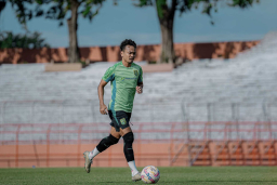 Bangkit dari Cedera, Muhammad Hidayat Kembali Berseragam Persebaya: "Yang Paling Penting Bagi Saya Adalah Dia"