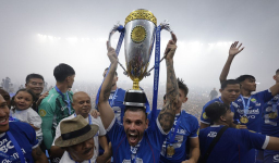 Tyronne Del Pino Dinobatkan sebagai Pemain Terbaik Liga 1 2024/25, Sebuah Kisah tentang Ketekunan dan Pembuktian