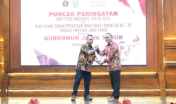 Puncak Resepsi HPN 2025: Bank Jatim Raih Penghargaan dari PWI Jawa Timur