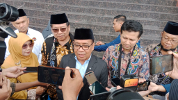 Menko PMK Pratikno Ajak Civitas UT Jadi Garda Depan Literasi Digital dan AI yang Bijak