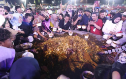 Festival Rujak Uleg 2025: Mengulek Tradisi, Menghidupkan Kenangan THR