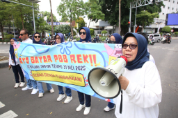 Pemkot Surabaya Gencarkan Sosialisasi PBB Lewat Aksi "On The Street"