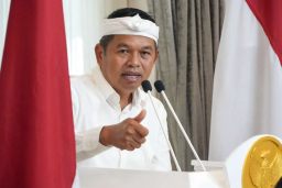 Dari Gunung ke Laut: Dedi Mulyadi dan Misi Menyelamatkan Ekosistem Jabar