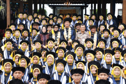 Meretas Mimpi dari Pelosok Jawa Tengah: Ketika Beasiswa Menjadi Harapan