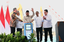 Jalan Panjang Membangun Bangsa, Prabowo Resmikan Proyek Ekosistem Industri Baterai di Karawang