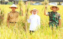 Khofifah Apresiasi Kampung Pandu, Siap Replikasi Pertanian Terpadu di Jatim