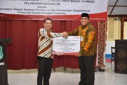 Tingkatkan Pembangunan Daerah, Bank Jatim Serahkan CSR Ke Pemkab Pasuruan dan Pulau Kangean