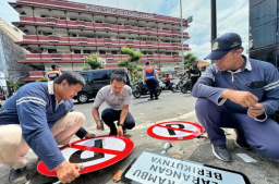 Penataan Parkir Rumah Sakit di Surabaya Diperketat, Dishub Lakukan Sosialisasi dan Pemasangan Rambu