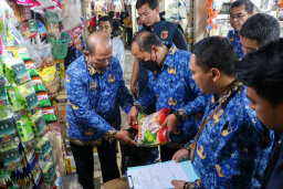 Pemkot Surabaya Pastikan Stok Aman, Beras Oplosan Tak Ditemukan