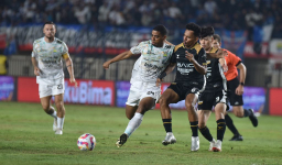 Drama 90 Menit di Jalak Harupat: PERSIB Ditahan Dewa United Meski Unggul Jumlah Pemain
