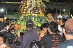 Warga Tumpah Ruah! Kelurahan Simomulyo Gelar Sedekah Bumi untuk Hormati Leluhur