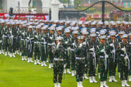 Hujan Tak Surutkan Semangat Gladi Upacara HUT ke-80 RI di Istana Merdeka