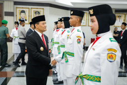 Gubernur Jateng Kukuhkan 35 Paskibraka 2025, Siap Kibarkan Merah Putih di Simpanglima