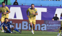 Klok Tegaskan Janji Kemenangan, PERSIB Wajib Bangkit Hadapi Borneo FC