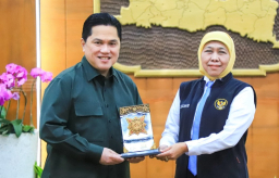 Khofifah Komit Dukung Liga 3 dan 4, Erick Thohir: Ayo Bangkitkan Sepak Bola Akar Rumput!